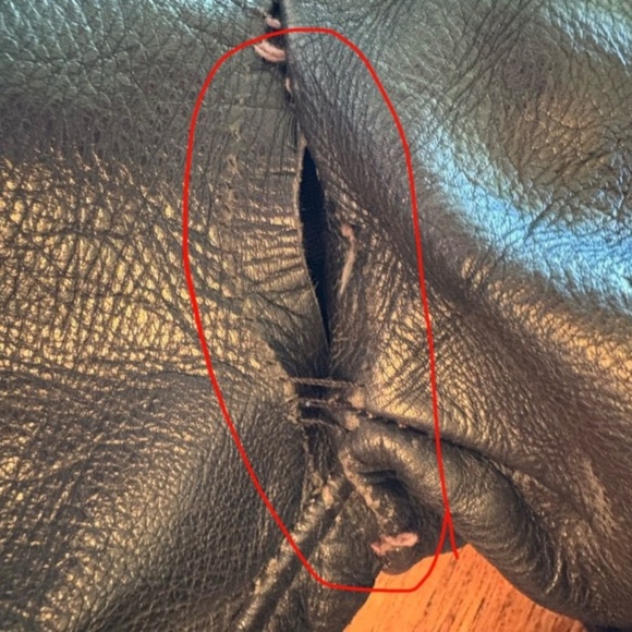 Distress Leather Motorcycle Jacket and Gloves - Picture 11 of 11